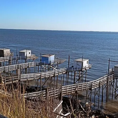 Apartman T2 Proche Avec Terrasse Privative *